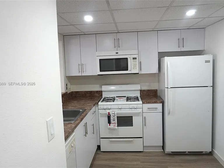17901 NW 68th Ave #S204 — Photo 11
