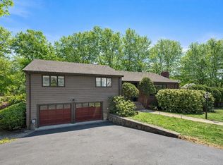 10 Stonewood Dr, Newton, MA 02459