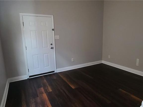 4th image of 3029 Baudin St