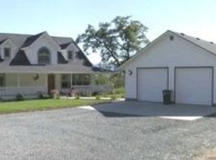 1382 N River Rd, Gold Hill, OR 97525