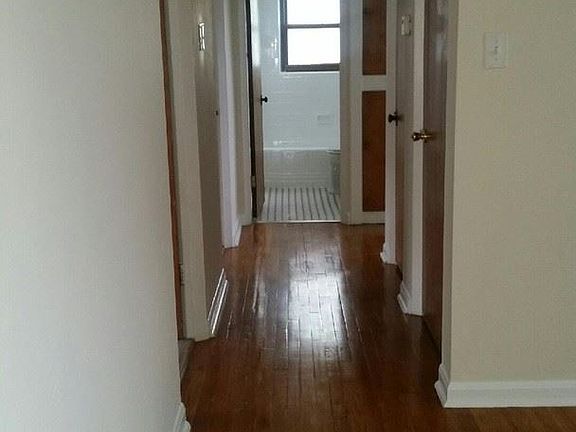 5th image of 1158 Moorlands Dr