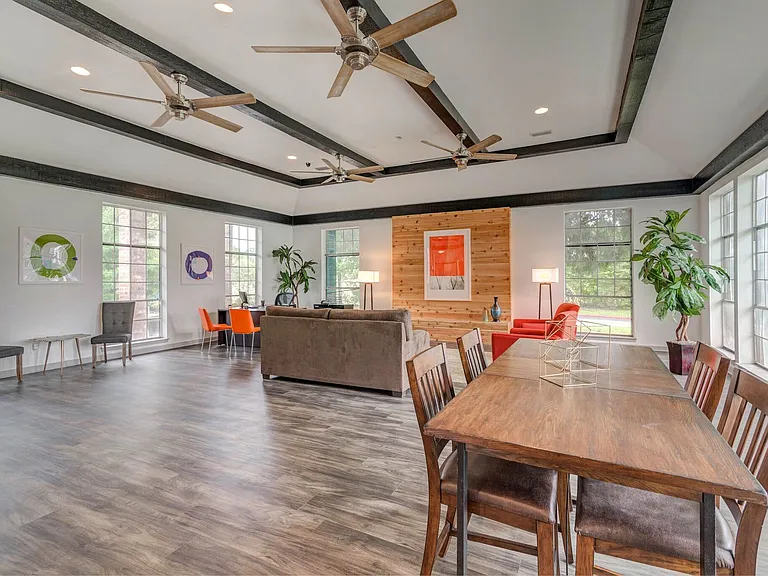 Creeks Edge Apartments — Photo 14