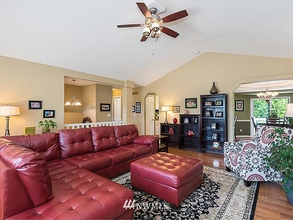 5th image of 2142 SE Dunrobin Lane