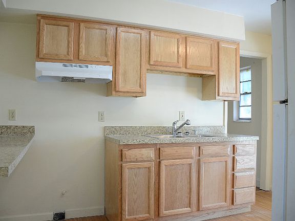 3rd image of 668 NW Shaw Gln