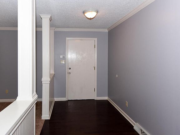 4th image of 1824 Westcliff Dr