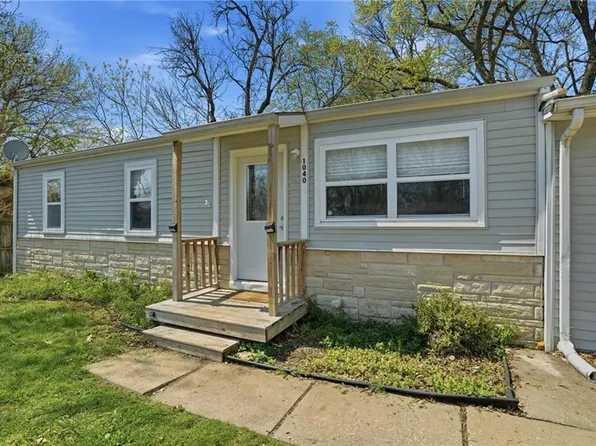 1040 S Cottonwood St, Ottawa, KS 66067