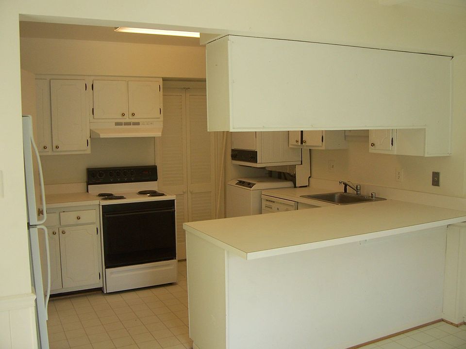 2nd image of 14591 Golden Oak Rd