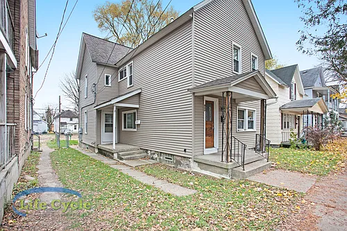 940 McReynolds Ave NW #1 Photo 1