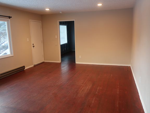 4th image of 1820 S Wenatchee Ave