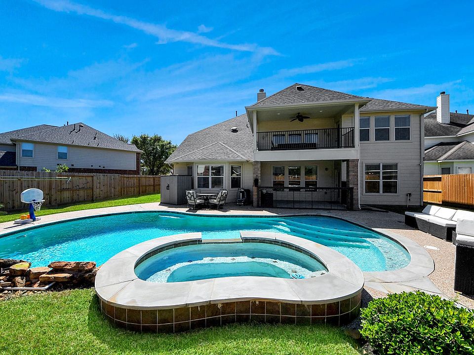 1st image of 10810 Lake Raven Ct