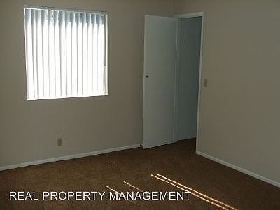 4th image of 1443 Olive Ave