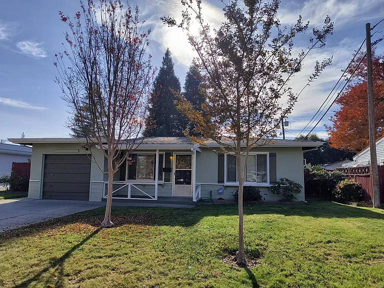 3636 Alberta Ave — Photo 1