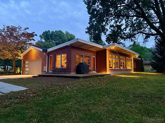 4th image of 8389 Arborcrest Dr