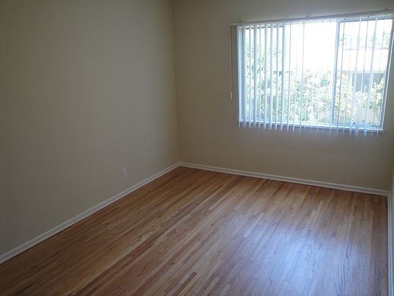 5th image of 11707 W Sunset Blvd #13