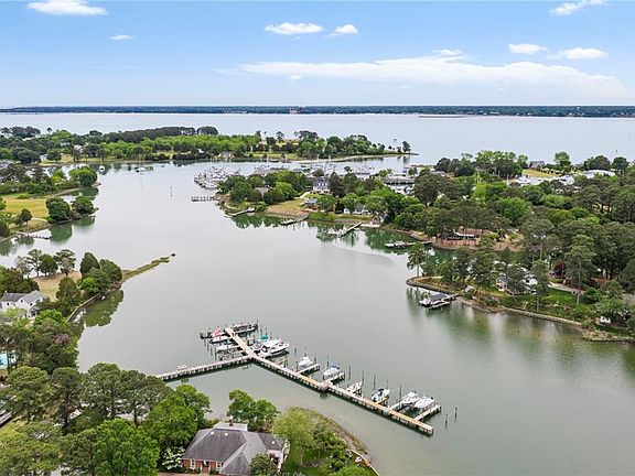 2nd image of 1831 Sawgrass Pointe Dr