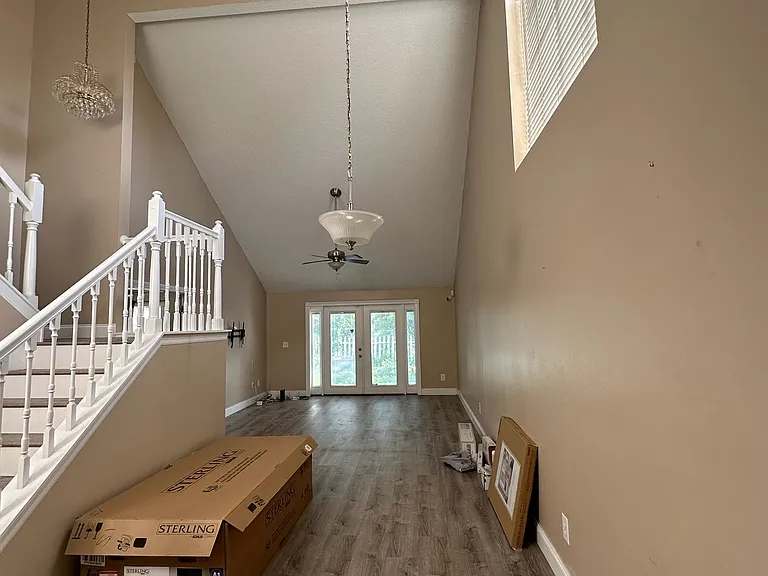 1724 Chatham Cir — Photo 2