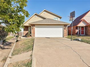 1811 SW 20th St, Moore, OK 73170