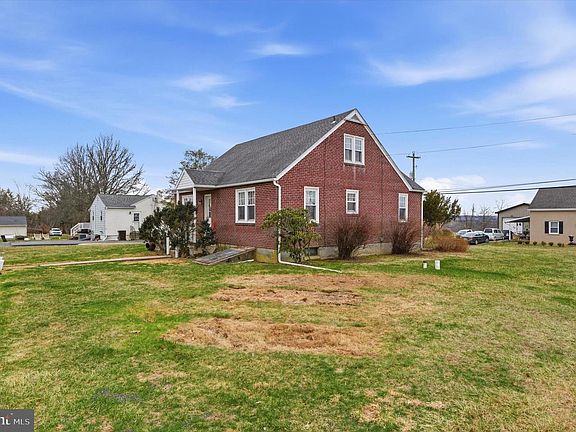 3rd image of 1937 Hoffmansville Rd