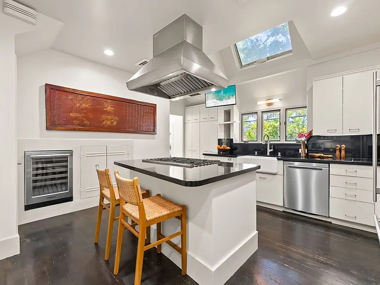 4584 Kahala Ave — Photo 14