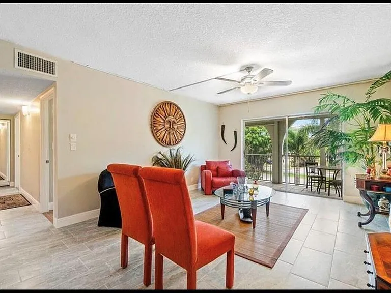 250 NE 20th St #3030 — Photo 3