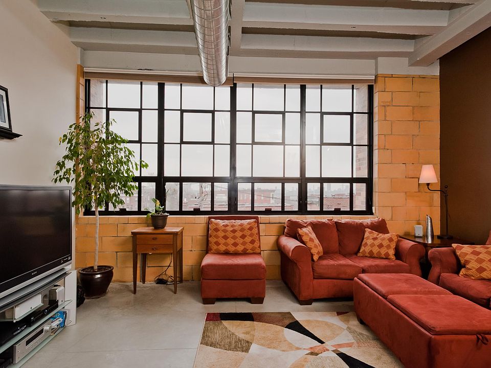 2nd image of 1720-1724 Chouteau Ave #303