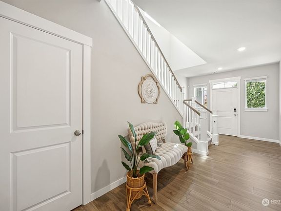 3rd image of 18209 110th Avenue E