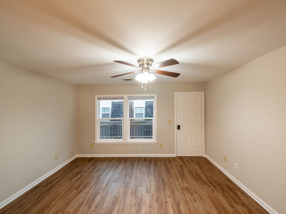 1st image of 400 E Scott Ave #11