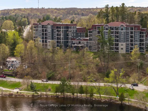 10 Kimberley Ave #103, Bracebridge, ON P1L 0A6