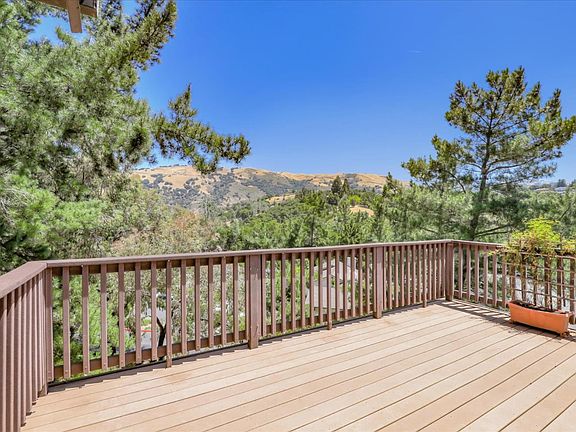 3rd image of 16941 Sara Jane Ln