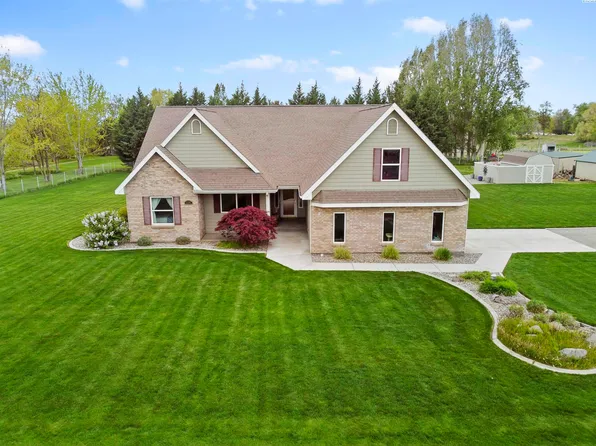 1102 W Sunset Dr, Burbank, WA 99323