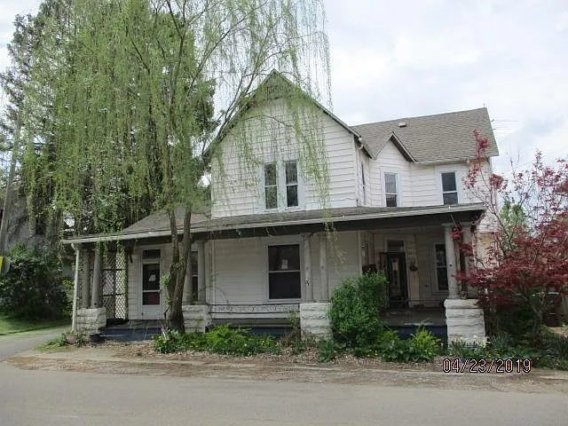 207 S Main St photo 1