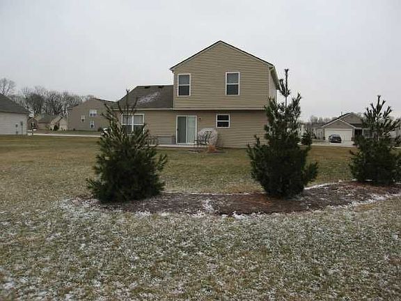 Back view shows large lot!