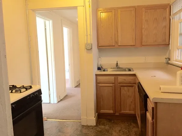 372 S Bouquet St #B, Pittsburgh, PA 15213