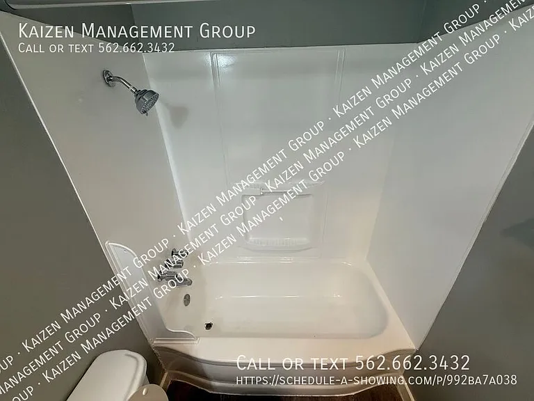 1090 Walnut Ave #8 — Photo 17