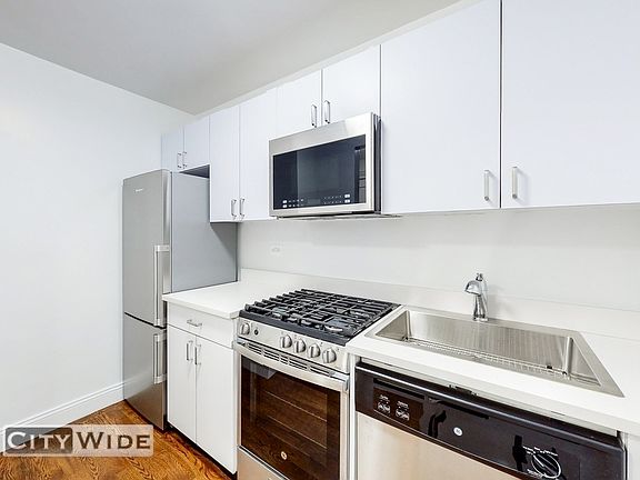 4th image of 240 E 82nd St #3L