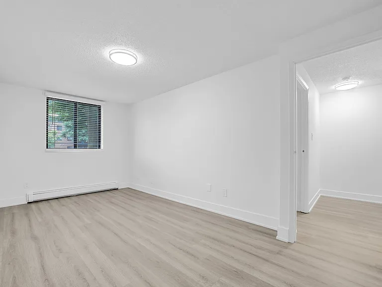 252 Saint Andrews St — Photo 12