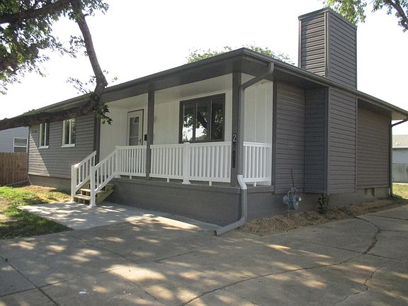4th image of 2640 5th Ave