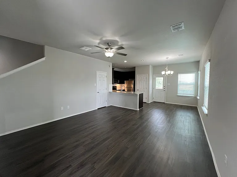 3403 Haylee Grace Pl — Photo 3