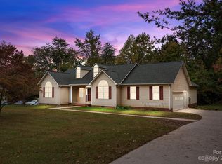 215 Hummingbird Ln, Salisbury, NC 28146