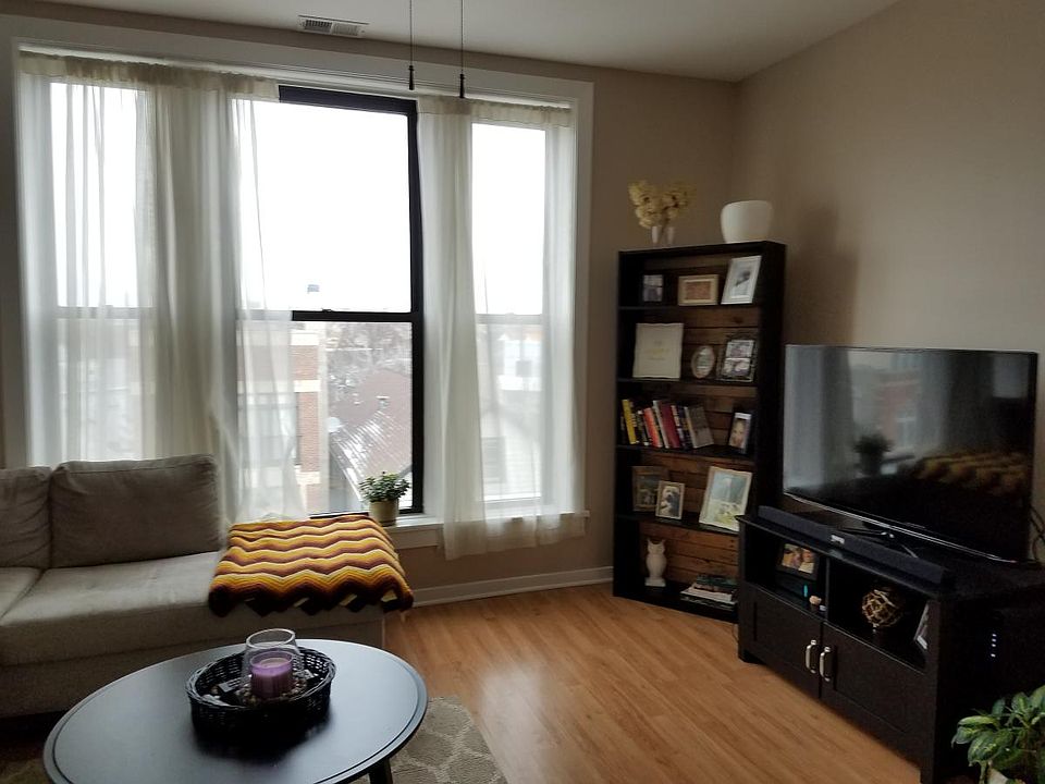 1st image of 2418 N Clybourn Ave #4