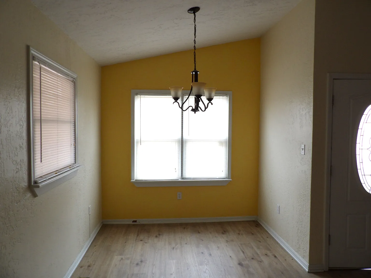 3 bed, 1059 sqft, $895 — Photo 4