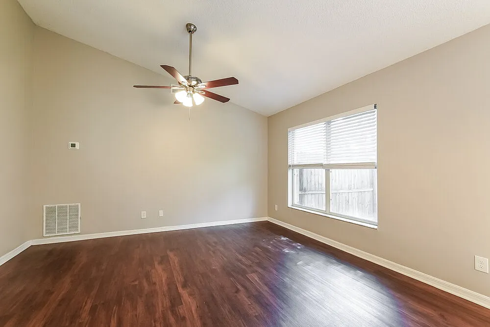 3 bed, 2.0 bath, 1740 sqft, $2,475 — Photo 4