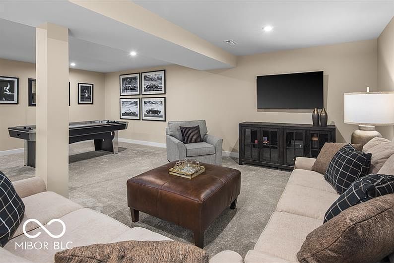 2nd image of 471 Ocean Ct