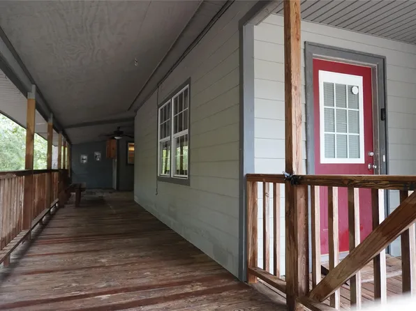 280 Linn St, Onalaska, TX 77360