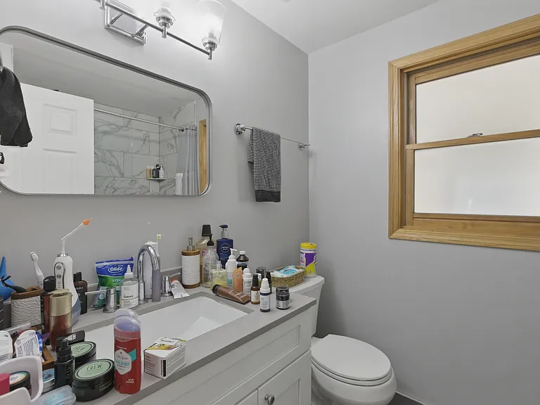 2033 W Huron St #2 — Photo 7