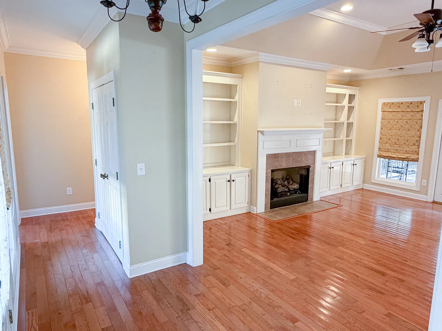 4 bed, 2.5 bath, 2643 sqft, $2,850 — Photo 2