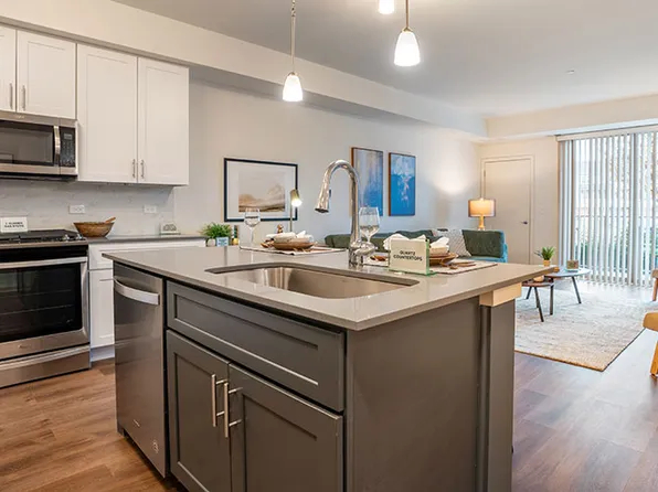 Deer Park Crossing Apartments