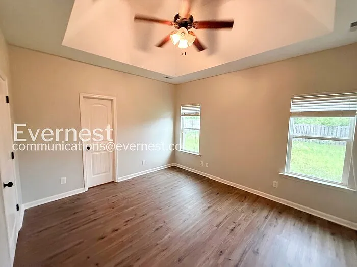 208 Hampton Dr — Photo 11