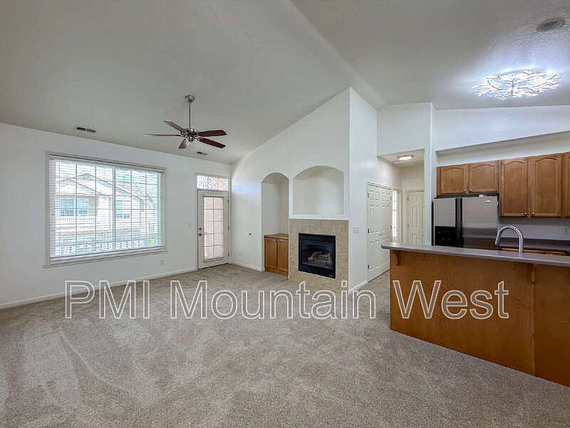1st image of 443 Kent Dr