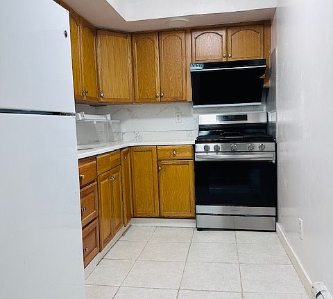 2nd image of 24027 68th Ave Floor 1